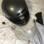 フルフェイスヘルメットFS-205のシールドの交換の仕方